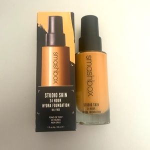 Smashbox Skin Studio 24 Hour Hydra Foundation Oil-free 30ml~2.35: Light Medium